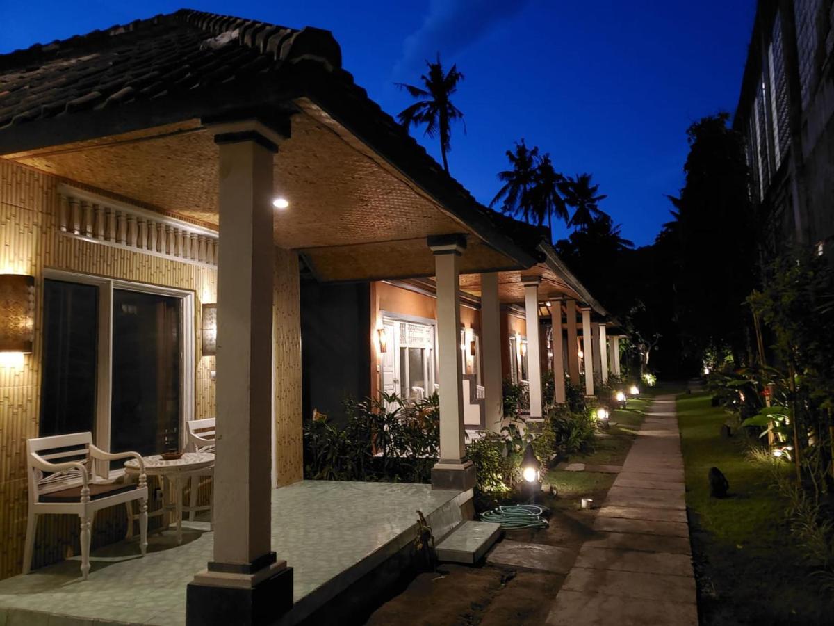 Utama Villas Beach Front Candidasa Kültér fotó