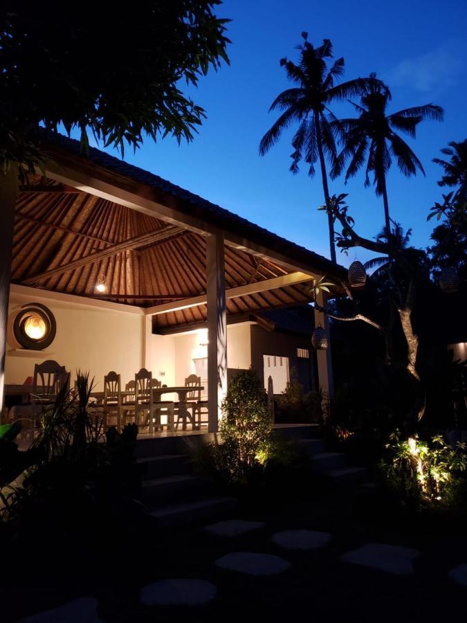 Utama Villas Beach Front Candidasa Kültér fotó