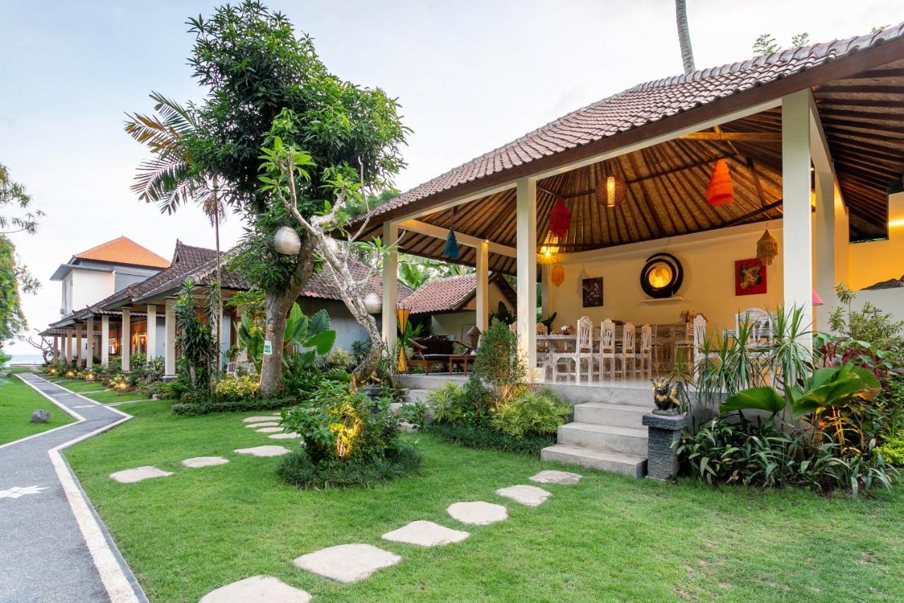 Utama Villas Beach Front Candidasa Kültér fotó